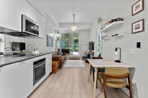 Photo 10 at 201 - 609 Avenue Road, St. Clair, Toronto