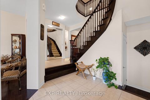 Photo 2 at 323 Cheryl Mews Boulevard, Woodland Hill, Newmarket