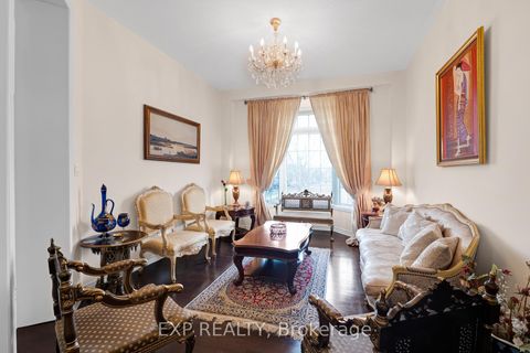 Photo 4 at 323 Cheryl Mews Boulevard, Woodland Hill, Newmarket