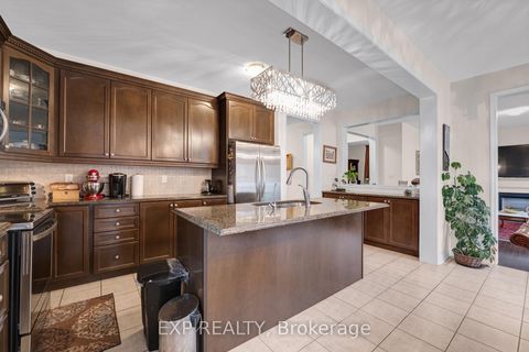Photo 9 at 323 Cheryl Mews Boulevard, Woodland Hill, Newmarket