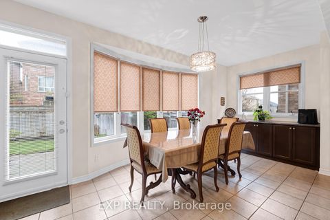 Photo 11 at 323 Cheryl Mews Boulevard, Woodland Hill, Newmarket