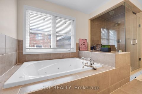 Photo 20 at 323 Cheryl Mews Boulevard, Woodland Hill, Newmarket