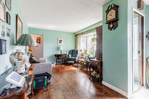 Photo 3 at 16 Goddard Street, Bathurst Manor, Toronto