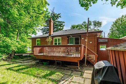Photo 21 at 16 Goddard Street, Bathurst Manor, Toronto