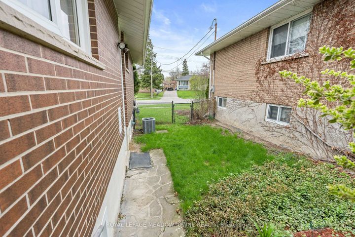 Photo 32 at 24 Gower Road, Georgetown, Halton Hills