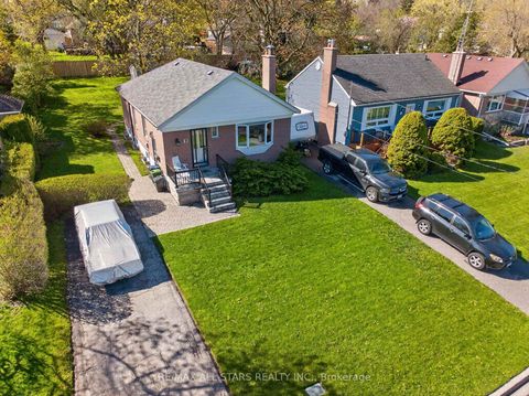Photo 4 at 9 Martindale Road, Cliffcrest, Toronto