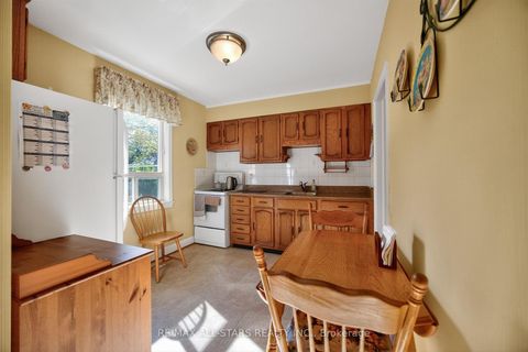 Photo 10 at 9 Martindale Road, Cliffcrest, Toronto