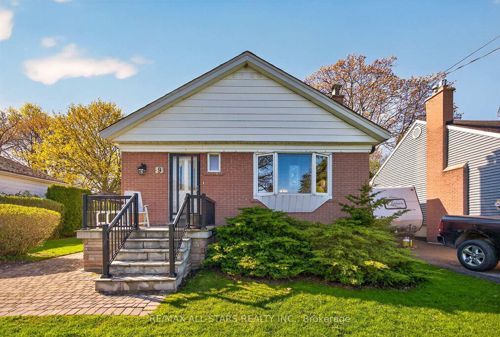 9 Martindale Road, Cliffcrest, Toronto 
