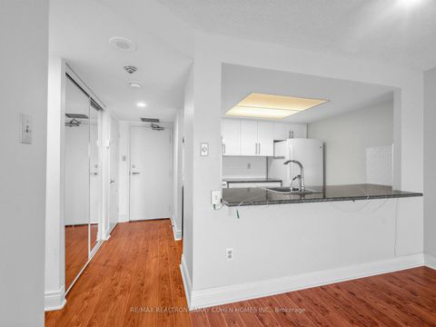 Photo 9 at 303 - 725 King Street W, Niagara, Toronto
