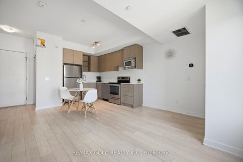 Photo 13 at 204 - 155 Downsview Park Boulevard, CFB, Toronto