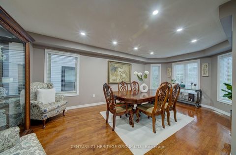 Photo 3 at 11 Maple Crown Terrace S, Shore, Barrie