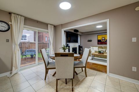 Photo 8 at 11 Maple Crown Terrace S, Shore, Barrie