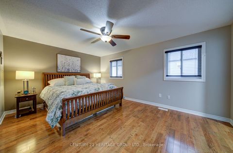 Photo 14 at 11 Maple Crown Terrace S, Shore, Barrie