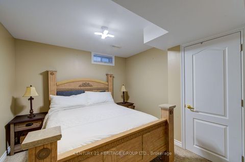 Photo 21 at 11 Maple Crown Terrace S, Shore, Barrie
