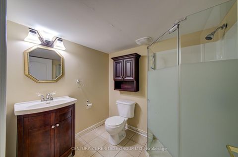 Photo 22 at 11 Maple Crown Terrace S, Shore, Barrie