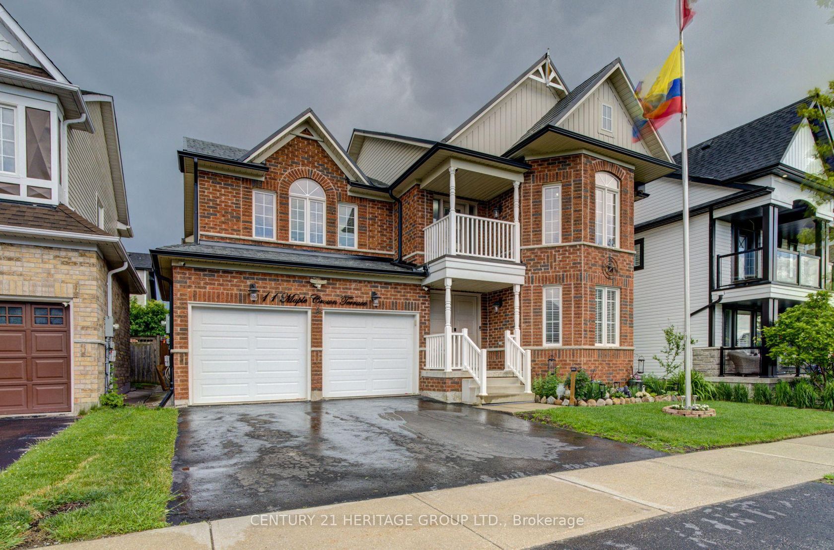 11 Maple Crown Terrace S, Shore, Barrie photo number 2