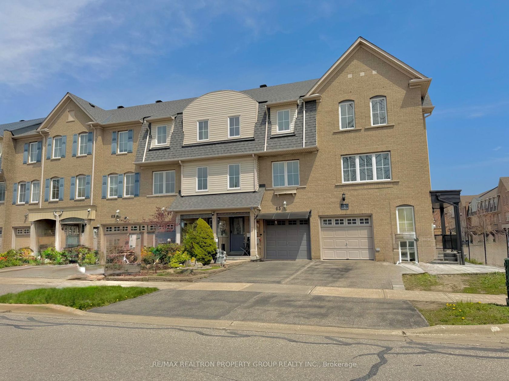 65 Mike Myers Drive, Dorset Park, Toronto 