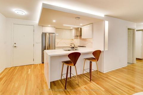 Photo 11 at 1005 - 270 Wellington Street W, Waterfront Communities C1, Toronto