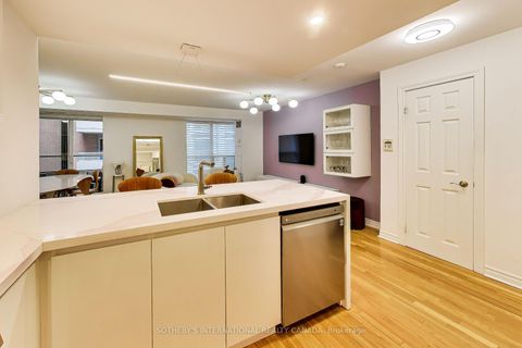 Photo 13 at 1005 - 270 Wellington Street W, Waterfront Communities C1, Toronto