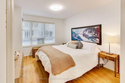 Photo 14 at 1005 - 270 Wellington Street W, Waterfront Communities C1, Toronto