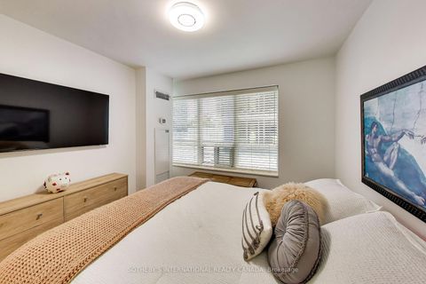 Photo 15 at 1005 - 270 Wellington Street W, Waterfront Communities C1, Toronto