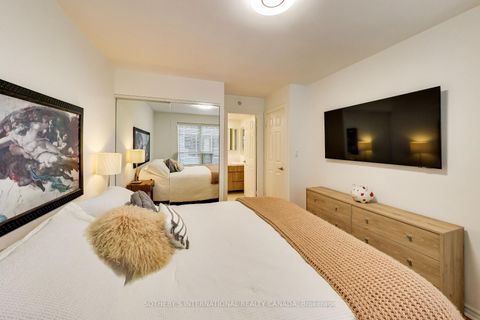 Photo 16 at 1005 - 270 Wellington Street W, Waterfront Communities C1, Toronto