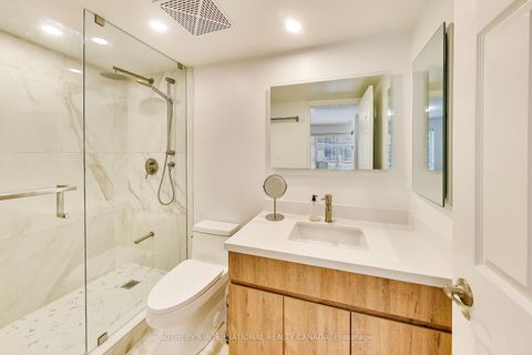 Photo 17 at 1005 - 270 Wellington Street W, Waterfront Communities C1, Toronto