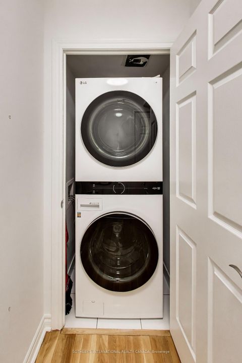 Photo 21 at 1005 - 270 Wellington Street W, Waterfront Communities C1, Toronto