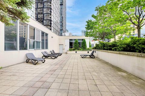 Photo 33 at 1005 - 270 Wellington Street W, Waterfront Communities C1, Toronto