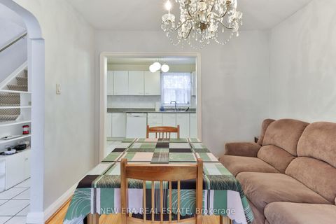 Photo 10 at 27 Dell Park Avenue, Lawrence, Toronto