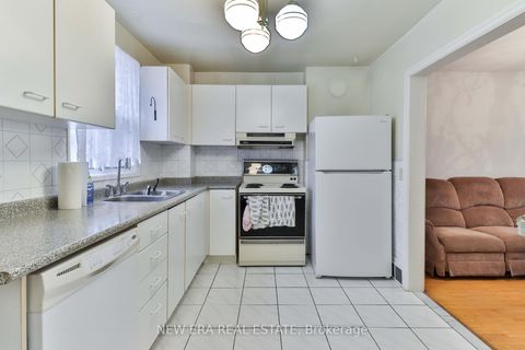 Photo 12 at 27 Dell Park Avenue, Lawrence, Toronto