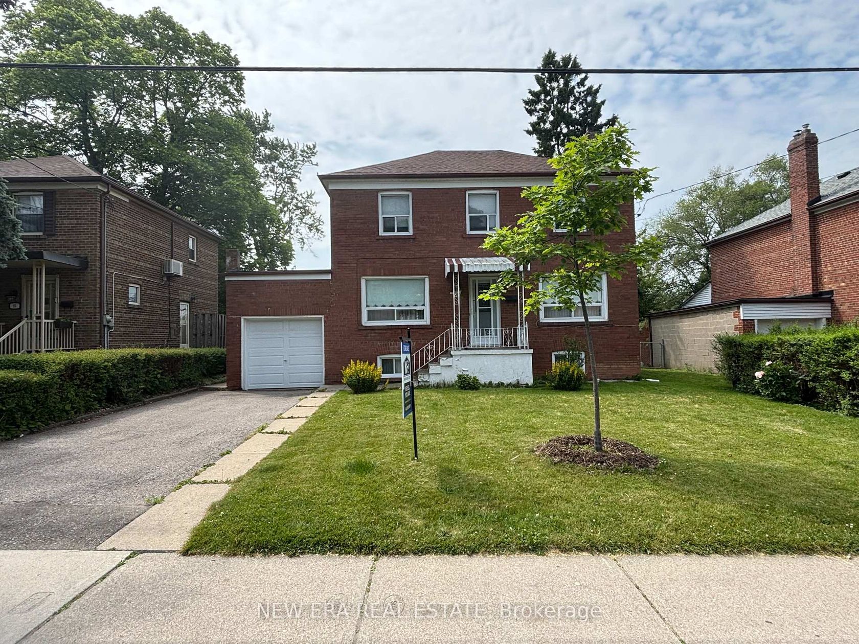 27 Dell Park Avenue, Lawrence, Toronto 