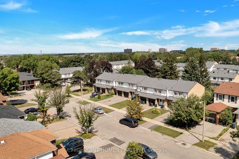 Photo 2 at 62 Verne Crescent, Malvern, Toronto