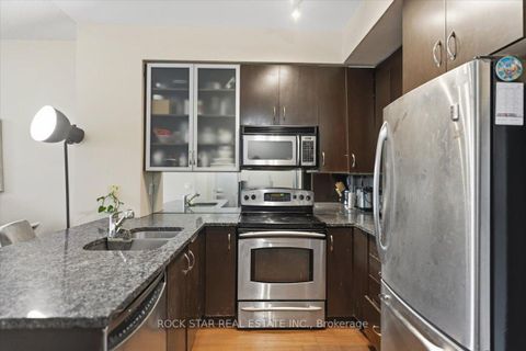 Photo 5 at 720 - 438 King Street W, Waterfront Communities C1, Toronto