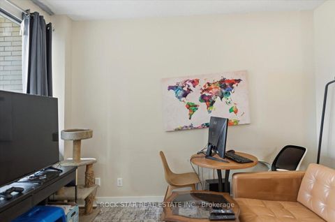 Photo 11 at 720 - 438 King Street W, Waterfront Communities C1, Toronto