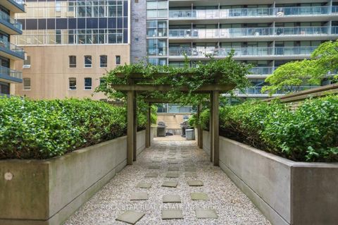 Photo 23 at 720 - 438 King Street W, Waterfront Communities C1, Toronto