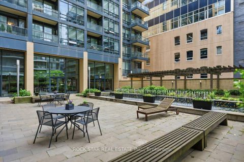 Photo 24 at 720 - 438 King Street W, Waterfront Communities C1, Toronto
