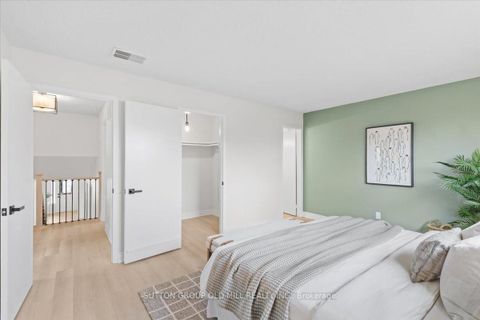 Photo 4 at 37 Brandy Crescent, East Woodbridge, Vaughan