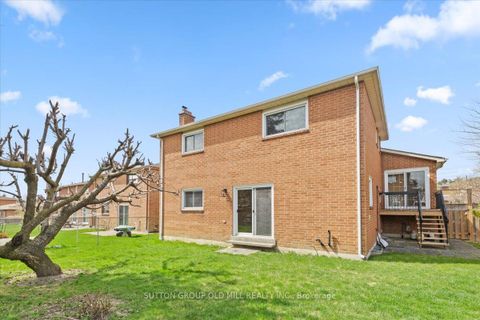 Photo 9 at 37 Brandy Crescent, East Woodbridge, Vaughan