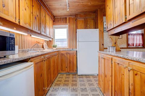 Photo 11 at 16 Ayre Point Road, Cliffcrest, Toronto