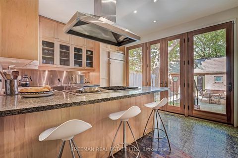 Photo 9 at 579 Palmerston Avenue, Annex, Toronto