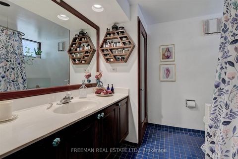 Photo 26 at 579 Palmerston Avenue, Annex, Toronto