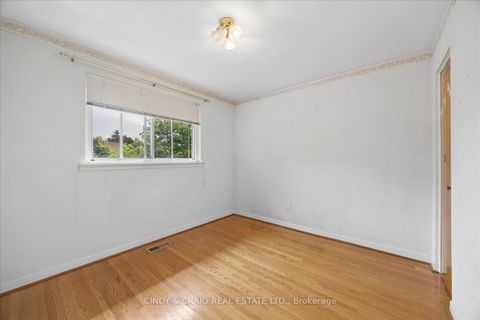 Photo 10 at 75 Lochleven Drive, Scarborough Village, Toronto