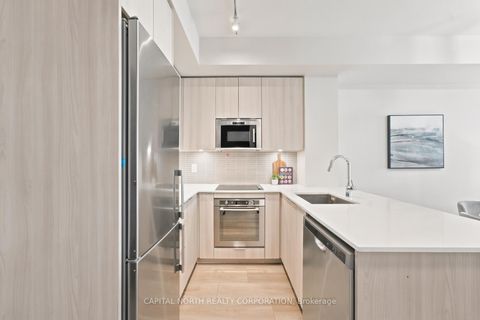Photo 5 at 524 - 99 Eagle Rock Way, Rural Vaughan, Vaughan