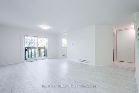 Photo 6 at 3 - 23 Meadow Lane, Ardagh, Barrie