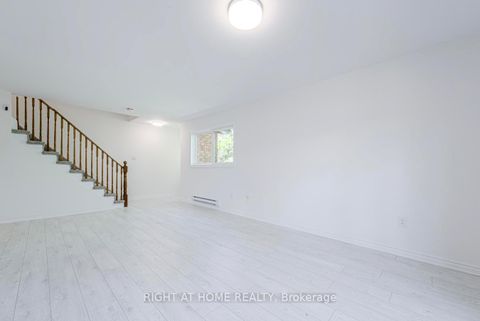 Photo 9 at 3 - 23 Meadow Lane, Ardagh, Barrie