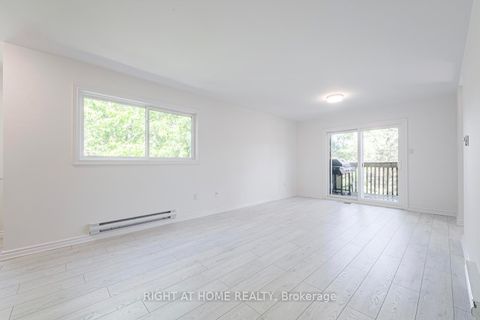 Photo 11 at 3 - 23 Meadow Lane, Ardagh, Barrie