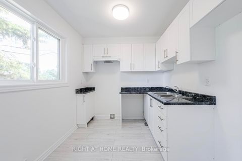 Photo 14 at 3 - 23 Meadow Lane, Ardagh, Barrie