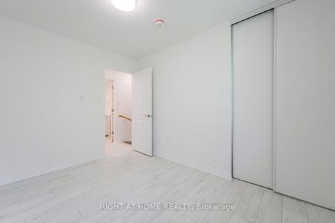 Photo 21 at 3 - 23 Meadow Lane, Ardagh, Barrie