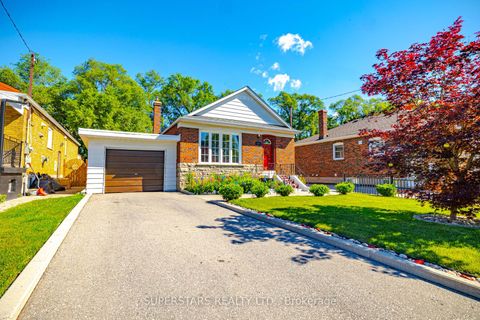 Photo 2 at 237 Ellington Drive, Maryvale, Toronto